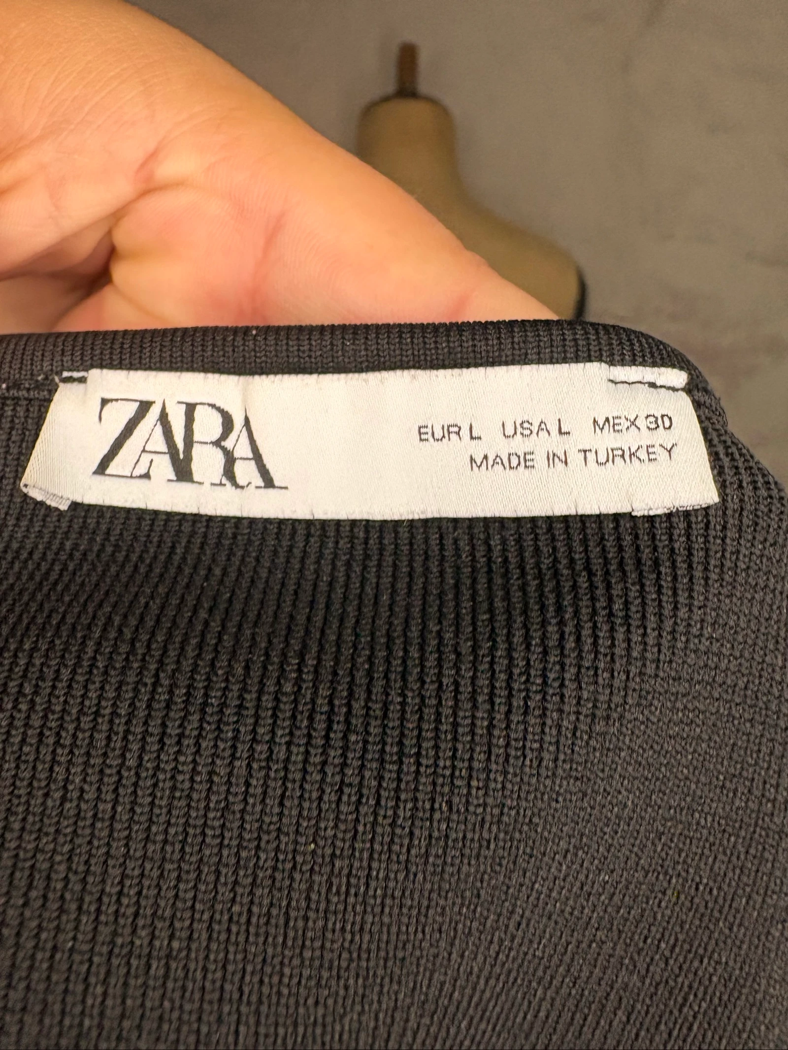 Crop top Zara preto com nervuras T.G – photo 3